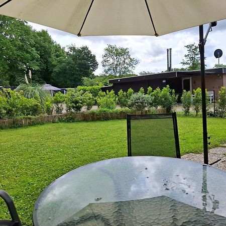 Zonnige Vrijstaande Bungalow In Prachtige Omgeving! Rekem المظهر الخارجي الصورة